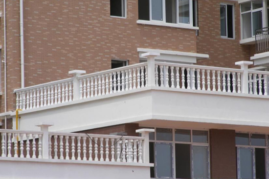阳台护栏高度要求 阳台护栏效果图_装修材料_选建材